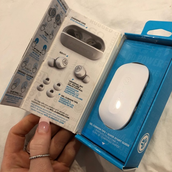 JLAB Go Air - Picture 1 of 3